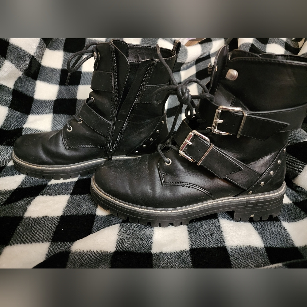 SO Finley Black Buckle Boots